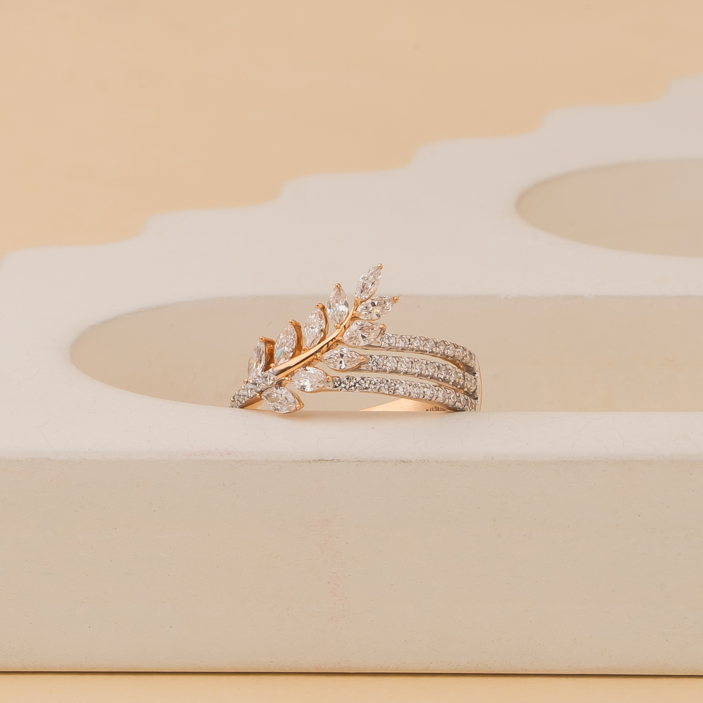 LEAF FLOWER DIAMOND FANCY RING