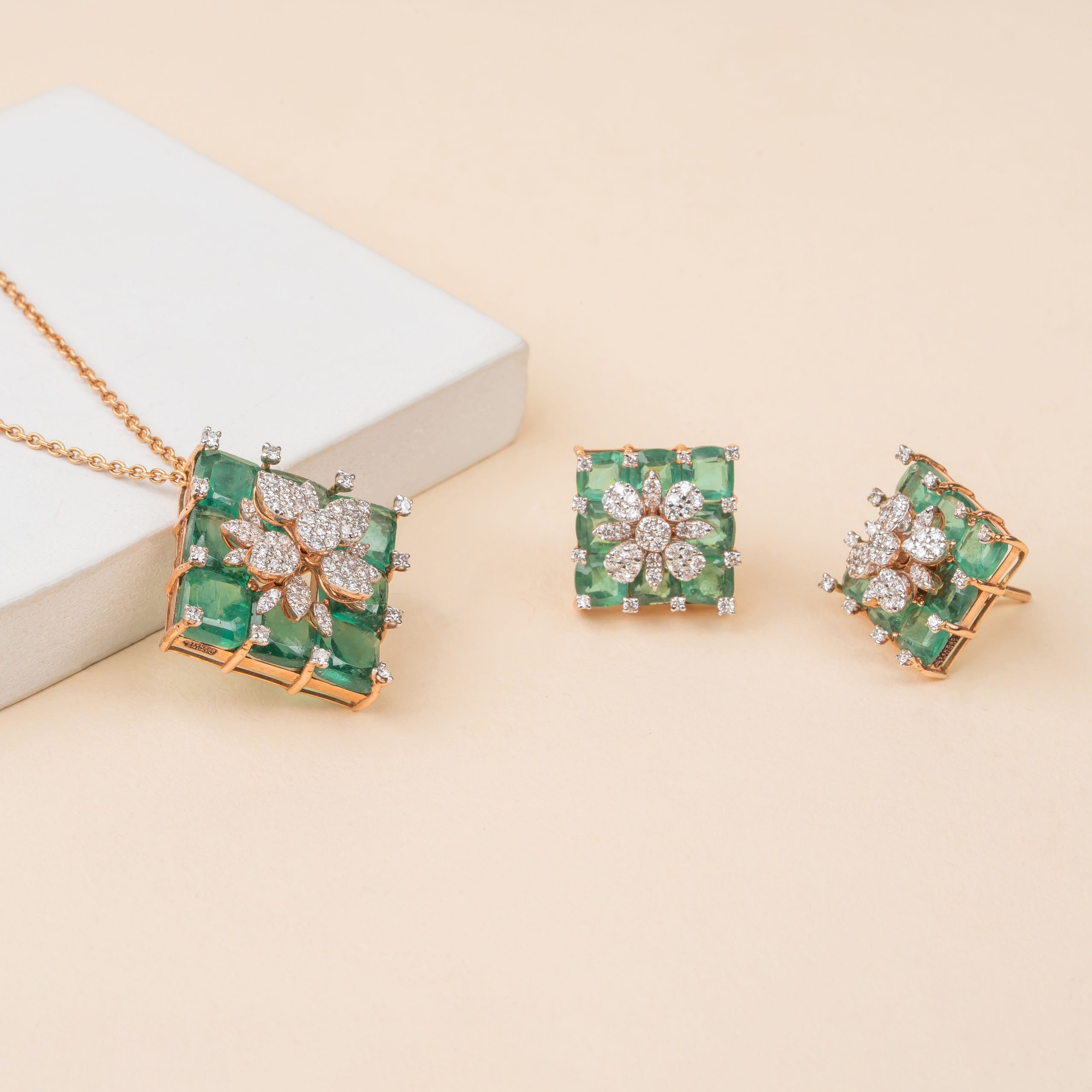 DIAMOND CHAIN PENDANT