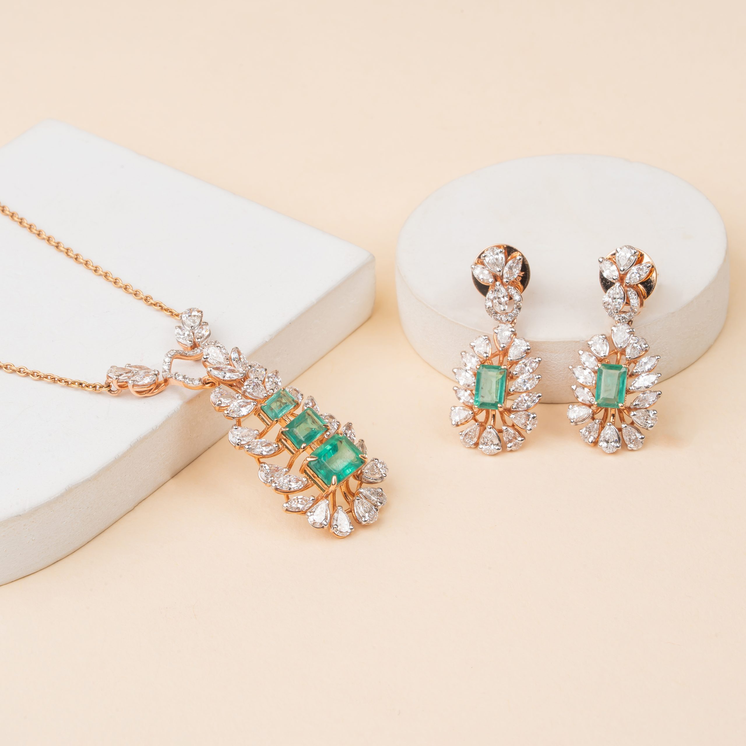 DIAMOND PENDANT CHAIN